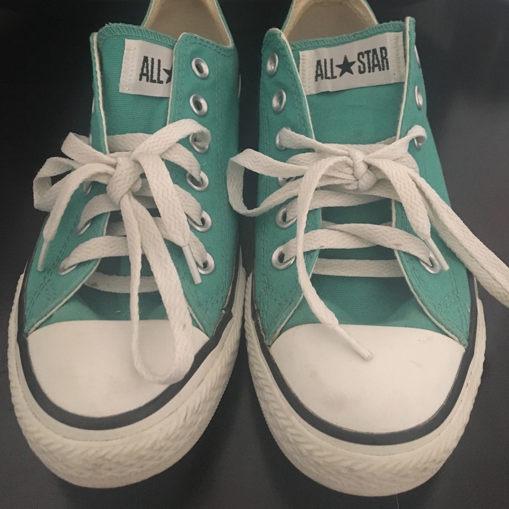 Turquoise/teal converse